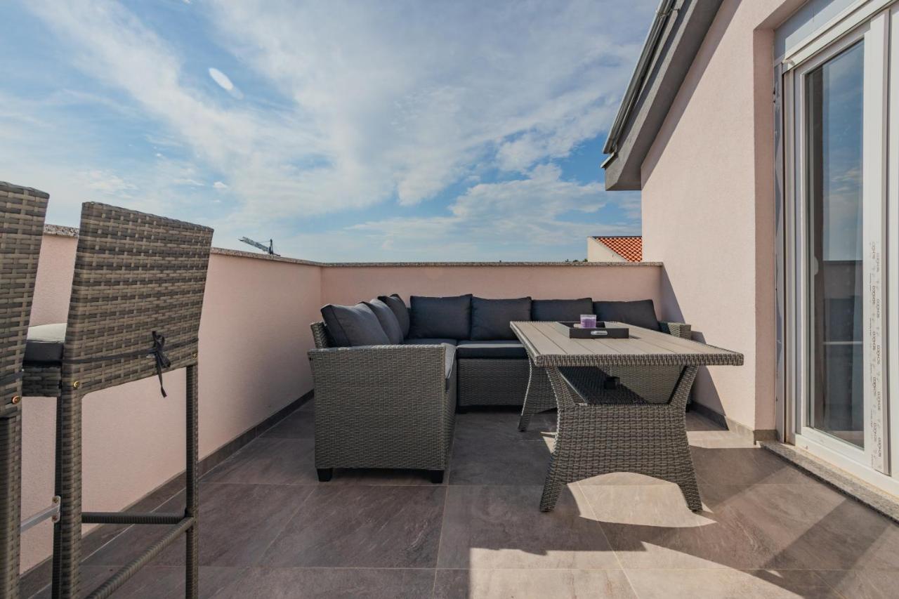 Seaview Apartments Roberta ซาดาร์ ภายนอก รูปภาพ