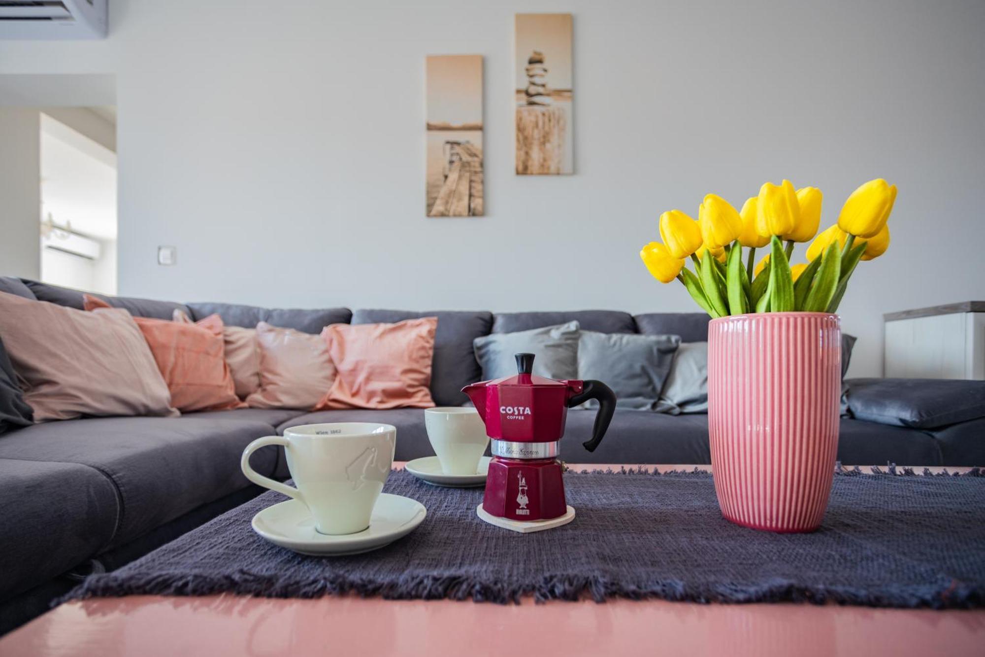 Seaview Apartments Roberta ซาดาร์ ภายนอก รูปภาพ