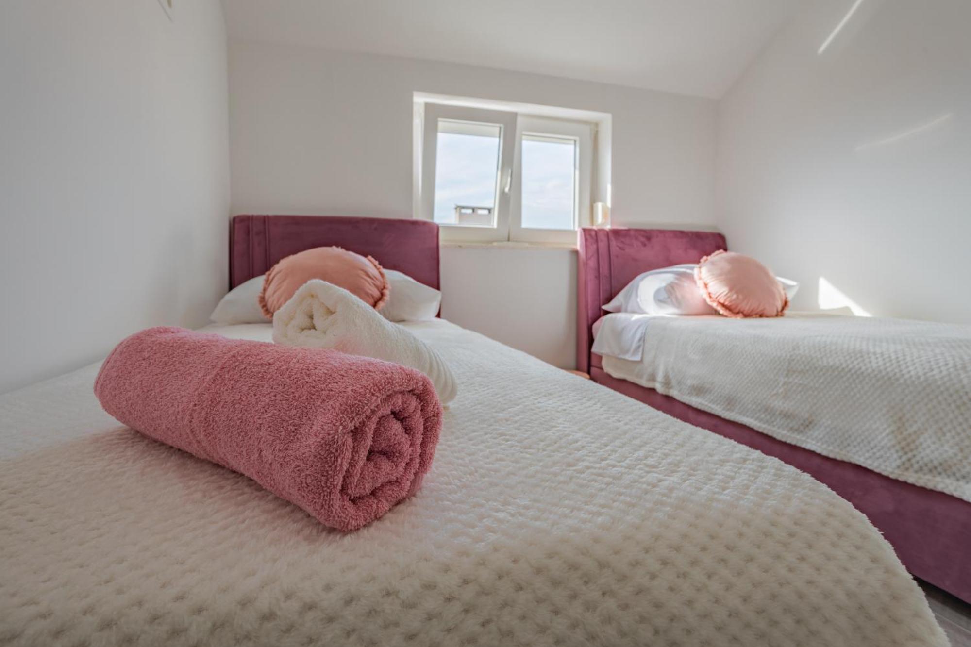 Seaview Apartments Roberta ซาดาร์ ภายนอก รูปภาพ