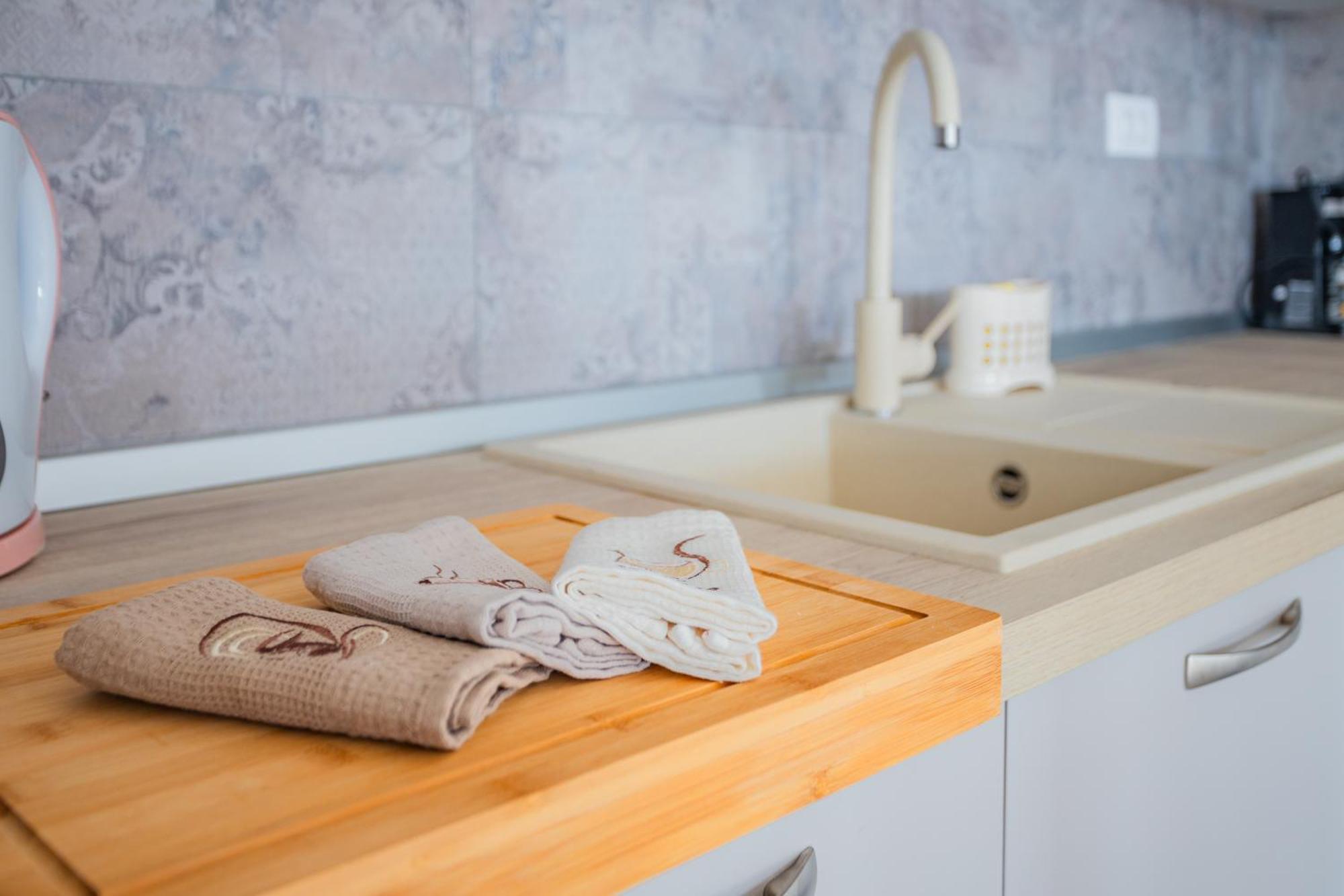 Seaview Apartments Roberta ซาดาร์ ภายนอก รูปภาพ
