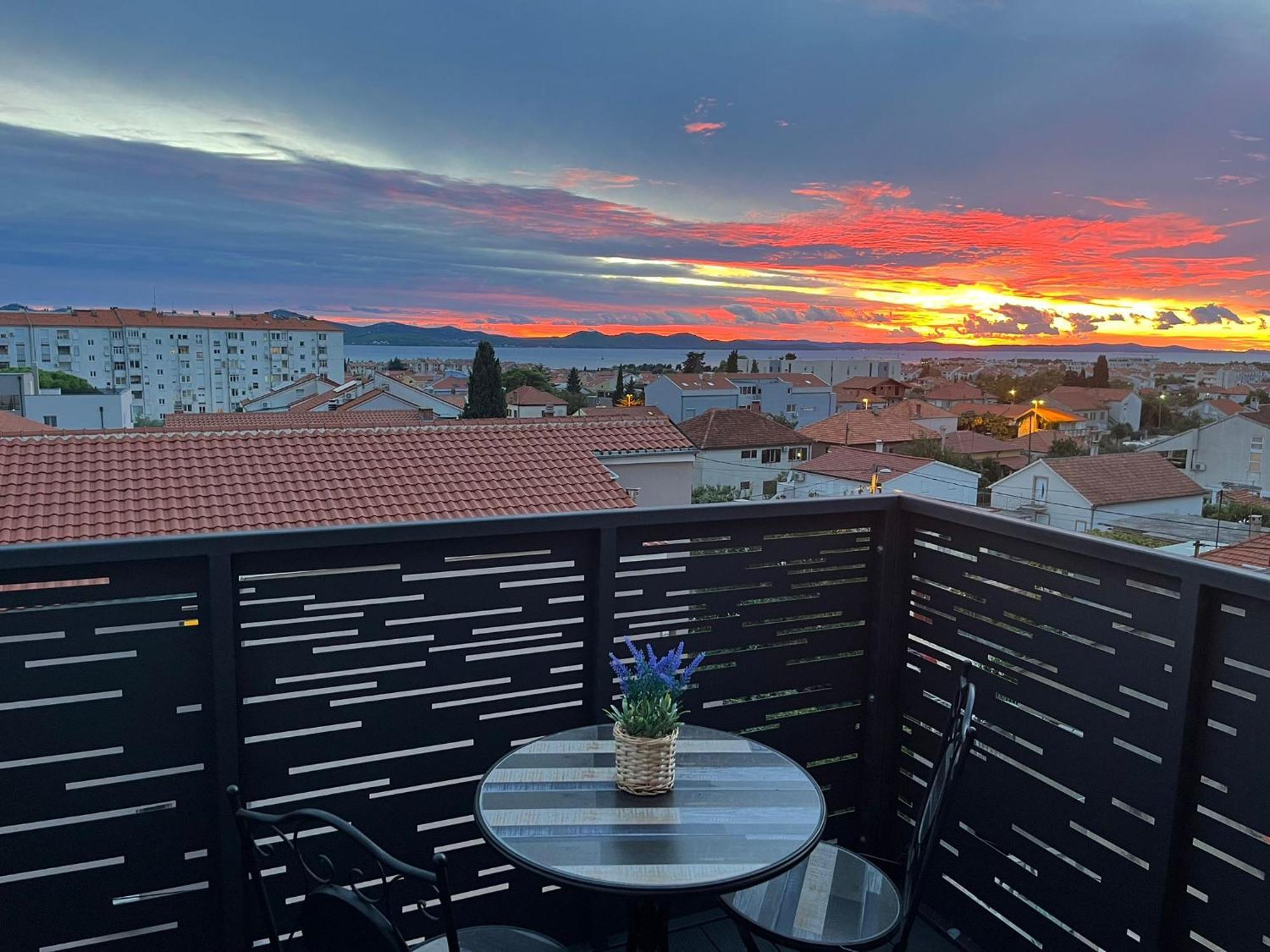 Seaview Apartments Roberta ซาดาร์ ภายนอก รูปภาพ